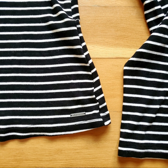 Volcom Striped Knit Top Shirt Black and White - Picture 3 of 5